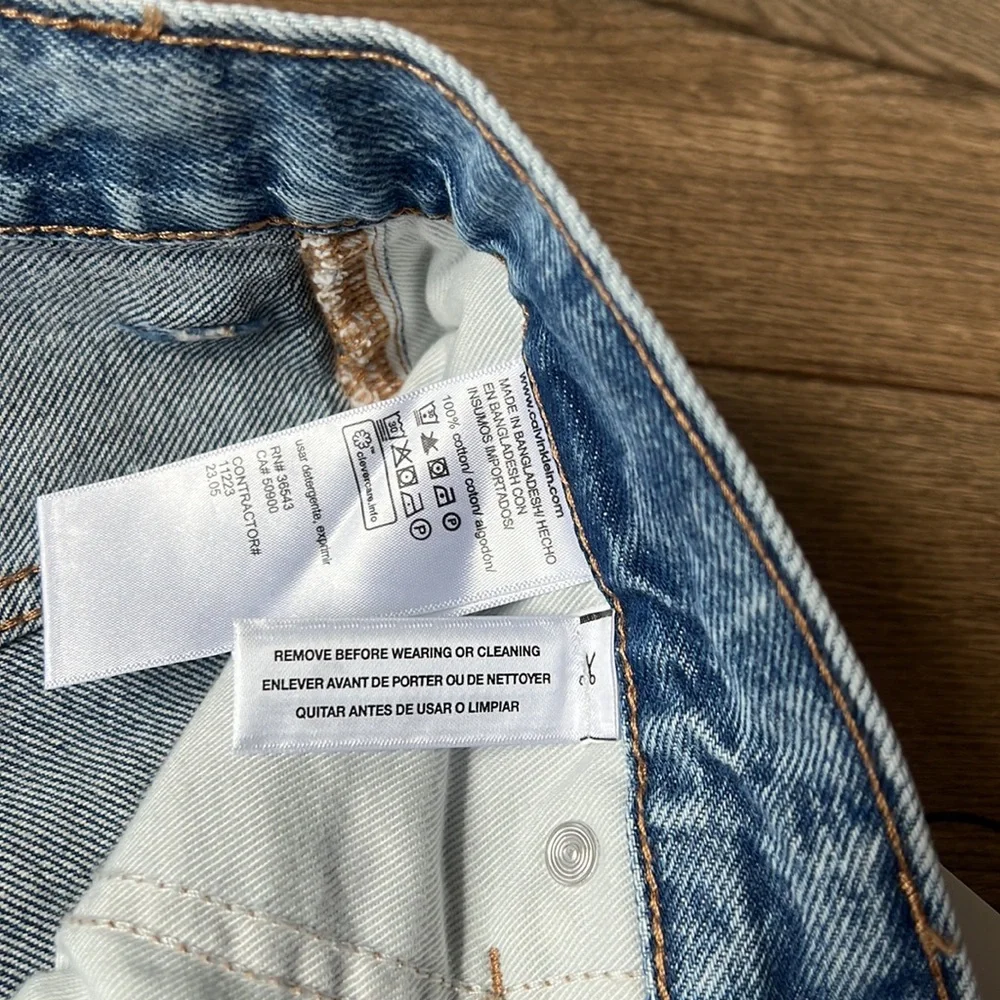 Calvin Klein men’s jeans 90s loose fit